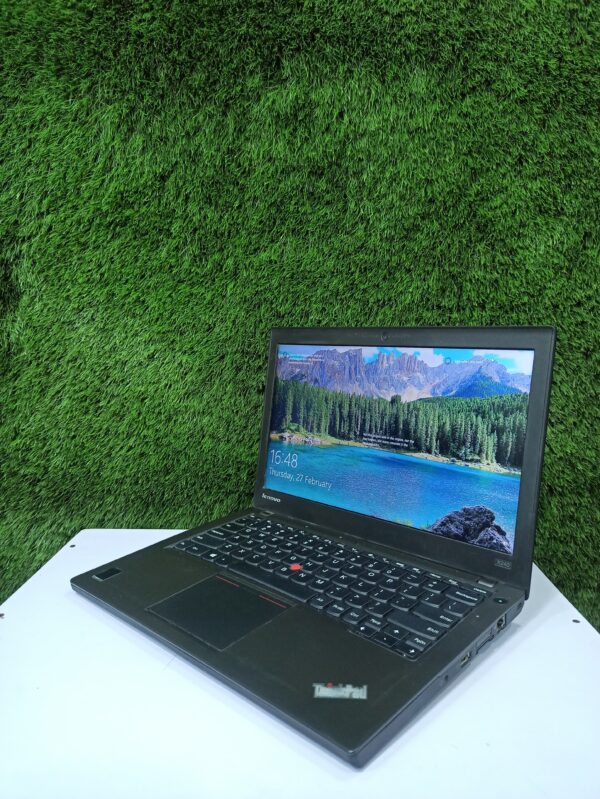 Lenovo Thinkpad X240 business class laptop - Image 2