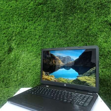 HP 15-r036TU laptop - Image 2