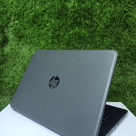 HP 240 G5 laptop - Image 3