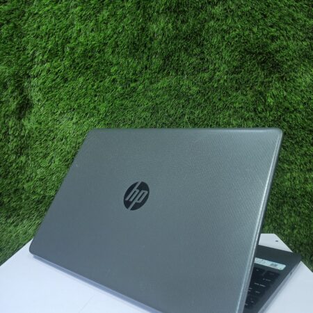 HP 250 G8 laptop  - Image 3