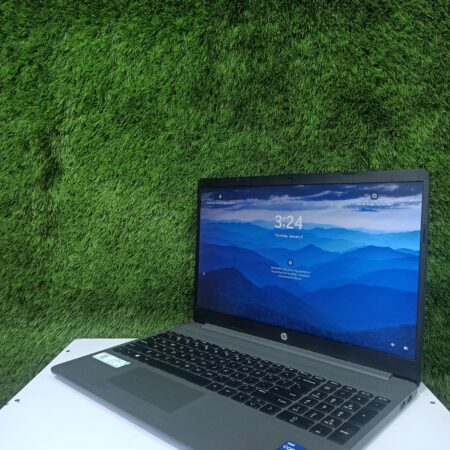 HP 250 G8 laptop  - Image 2