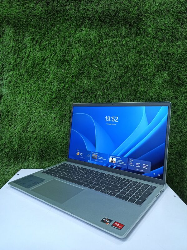 Dell Inspiron 3525 laptop  - Image 2