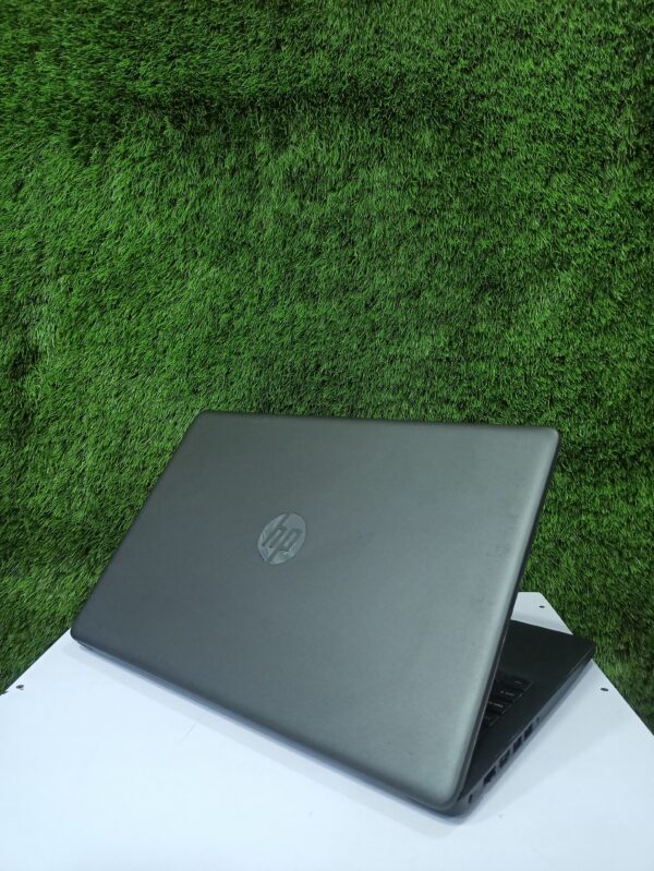 HP 15-da0296tu laptop - Image 3