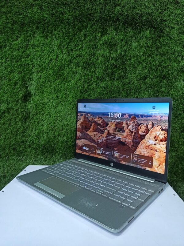 HP 15-du3047TX laptop  - Image 2