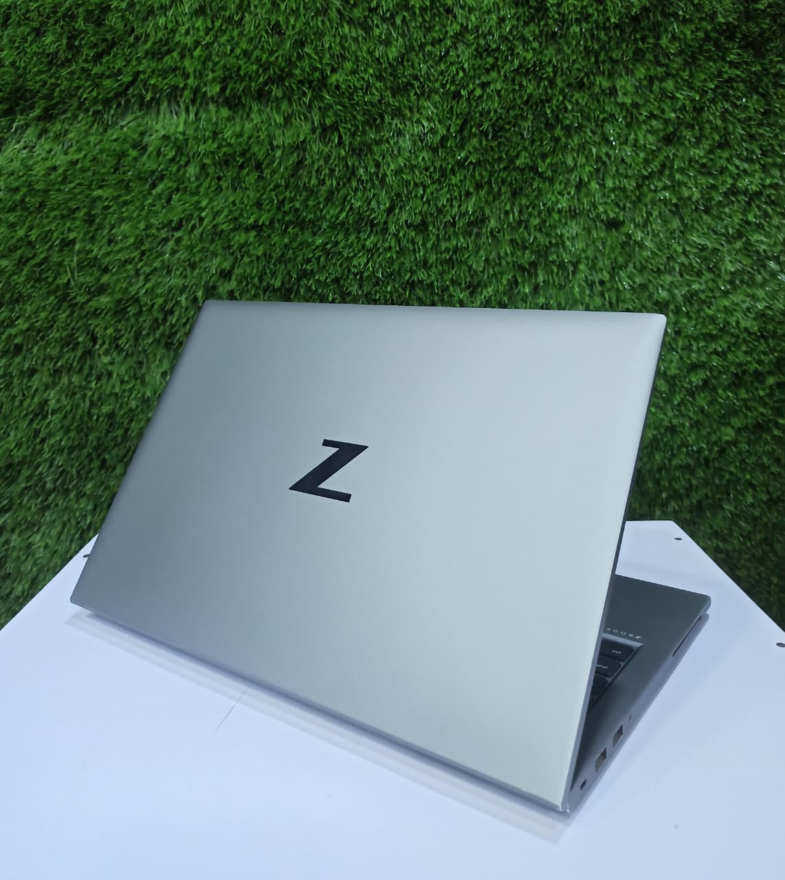 HP ZBook Firefly 14 G8 business class refurbished laptop - Image 3